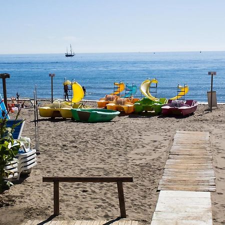 Benal Beach Cozy Apartment With A Water Park. Benalmádena Kültér fotó