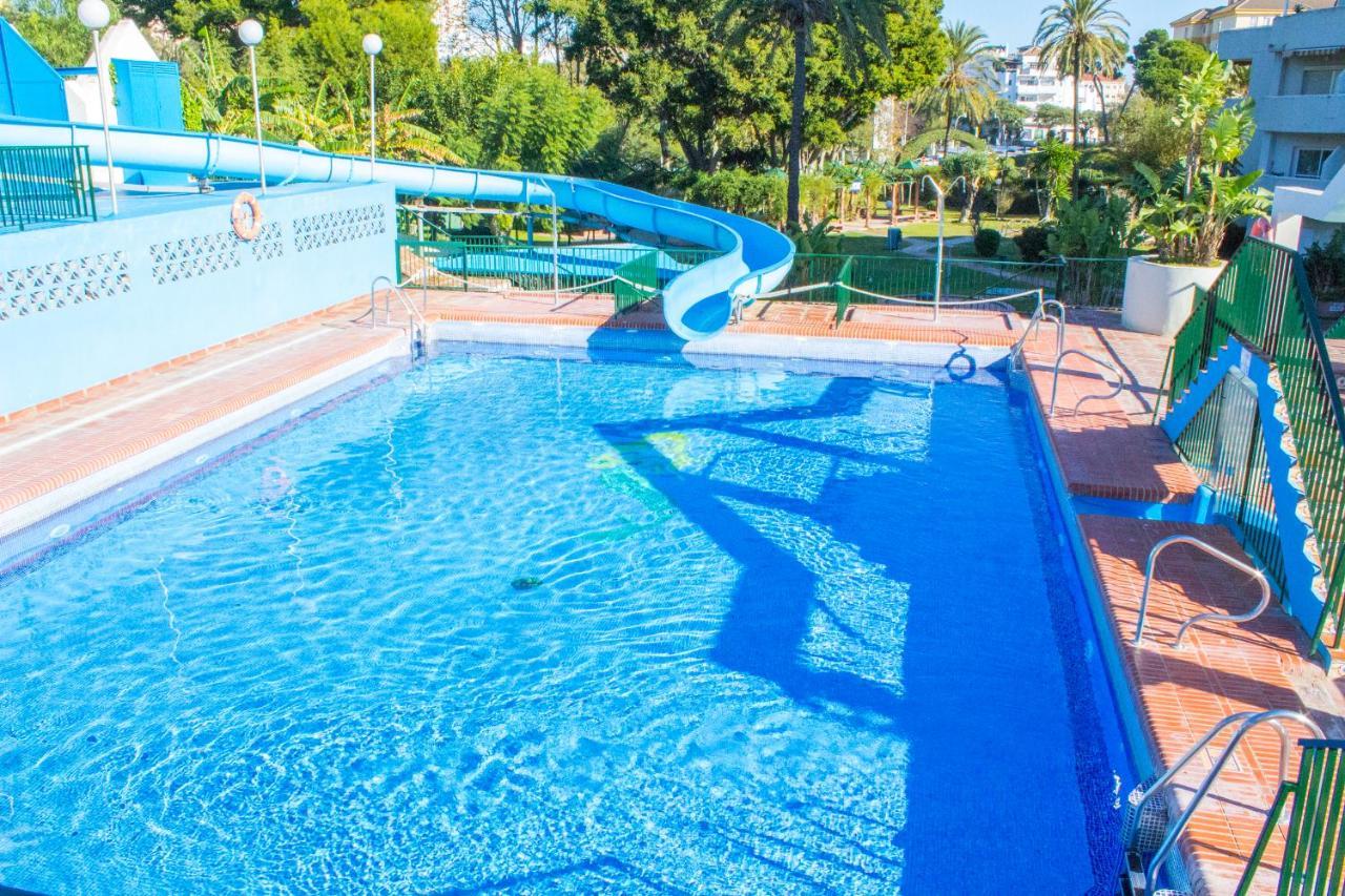 Benal Beach Cozy Apartment With A Water Park. Benalmádena Kültér fotó