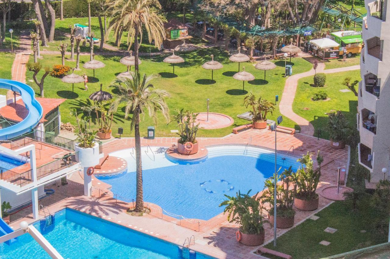 Benal Beach Cozy Apartment With A Water Park. Benalmádena Kültér fotó